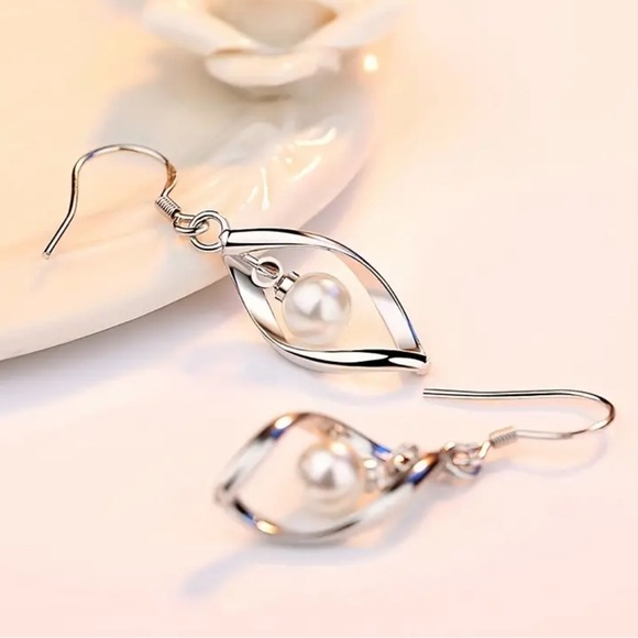 Stunning Pearl Drop Earrings - Fashion Earrings for Women - Silvery Plated - Picture 2 of 5